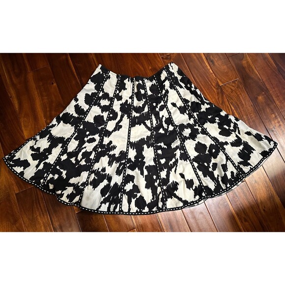 CAbi Women’s Skirt Size 8 Flare Boho Embroidered Stitch Black White 937 - Picture 5 of 14